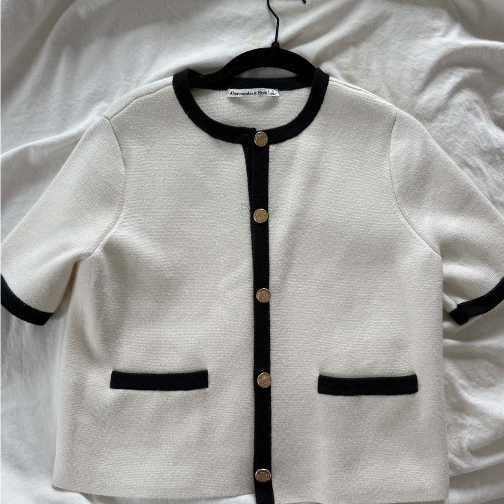Abercrombie & Fitch short sleeve sweater